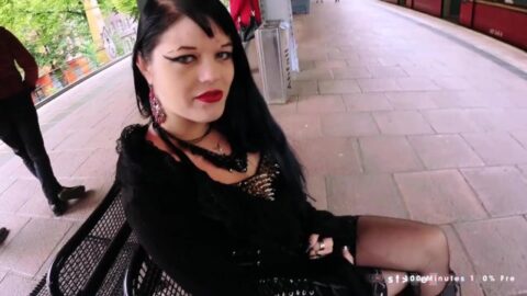 Casting Agent Fucks Teenage Girl